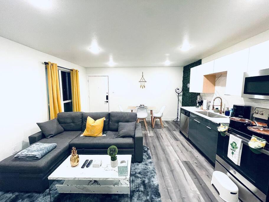 Luxe Travel Retreat Near Deep Ellum Appartamento Dallas Esterno foto