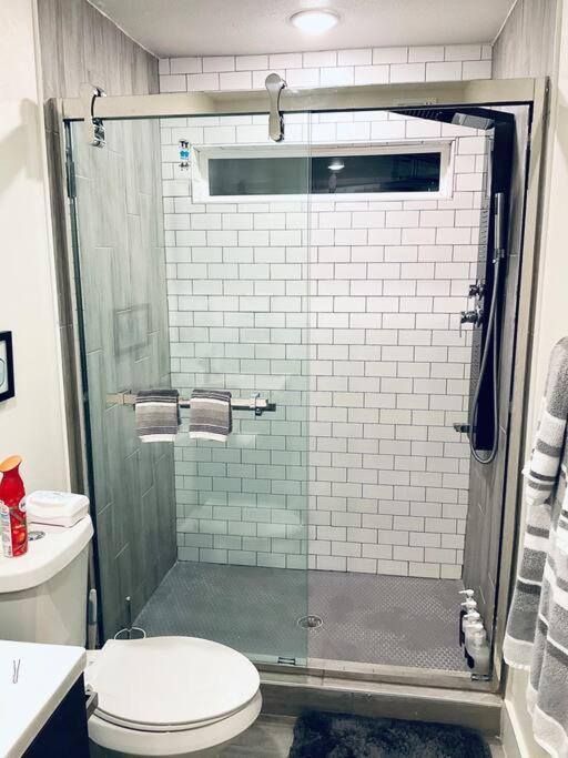Luxe Travel Retreat Near Deep Ellum Appartamento Dallas Esterno foto