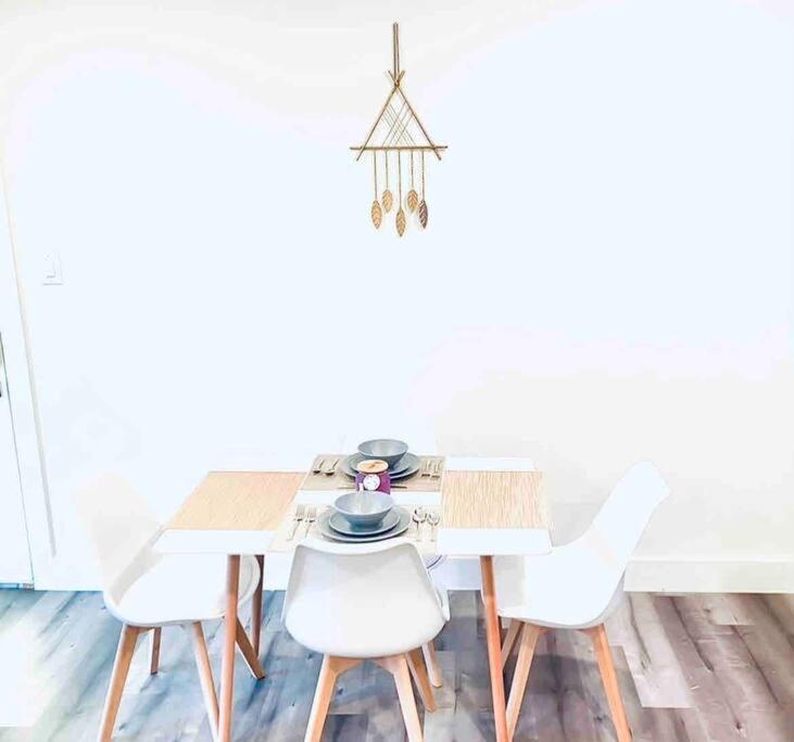 Luxe Travel Retreat Near Deep Ellum Appartamento Dallas Esterno foto