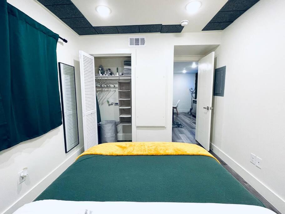 Luxe Travel Retreat Near Deep Ellum Appartamento Dallas Esterno foto